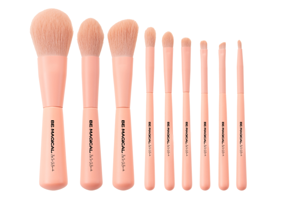 Makeup brushes